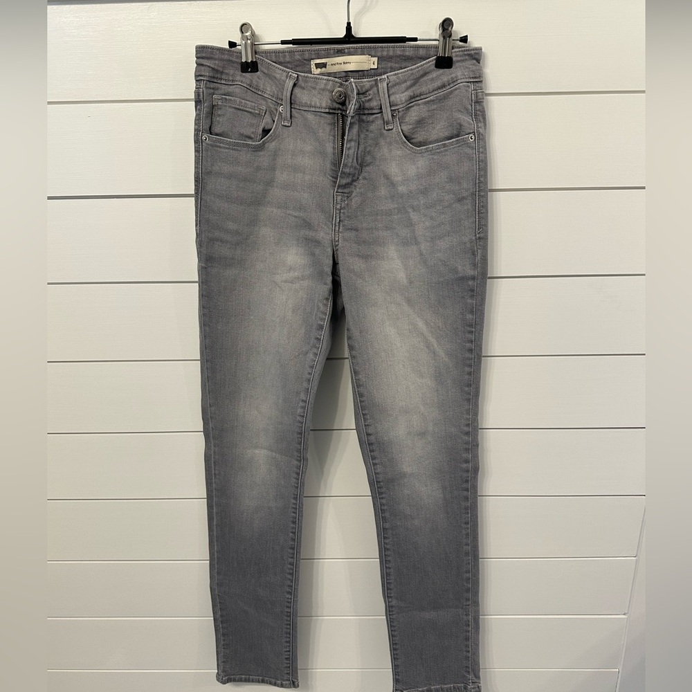 Levi's Women's Mid Rise Skinny Jeans in Gray